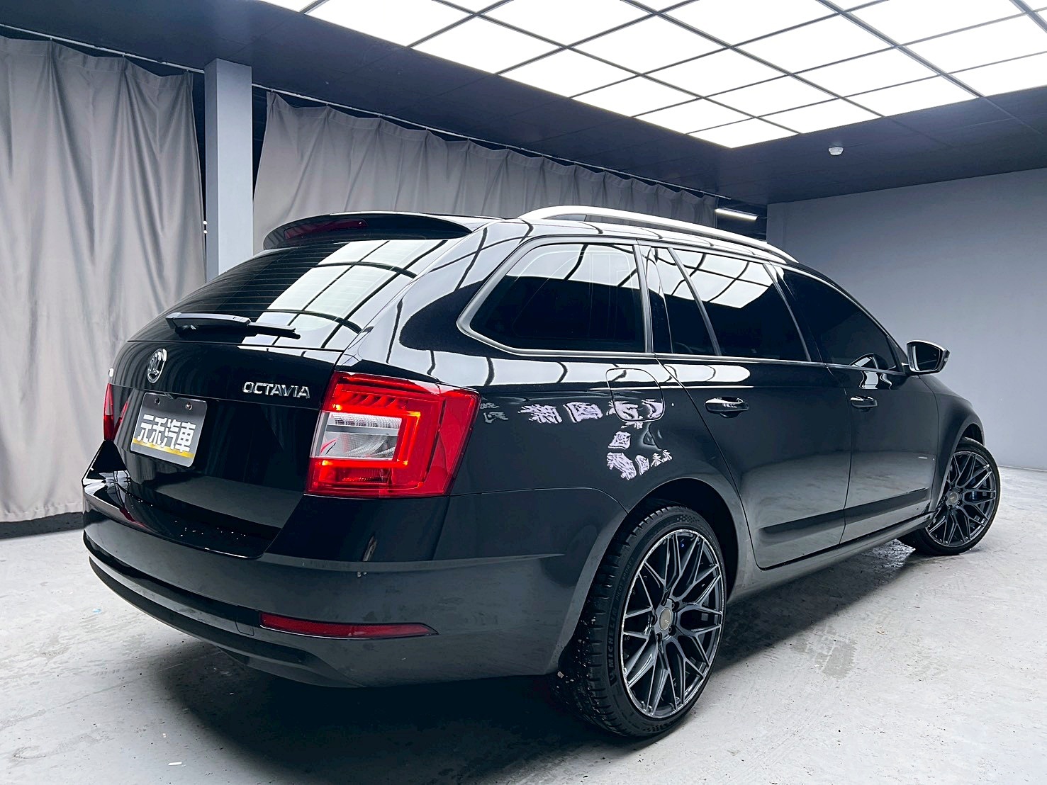 全台到府賞車 2019 Skoda Octavia Combi TSI『小李經理』元禾國際車業/中古車/促銷中  第18張相片