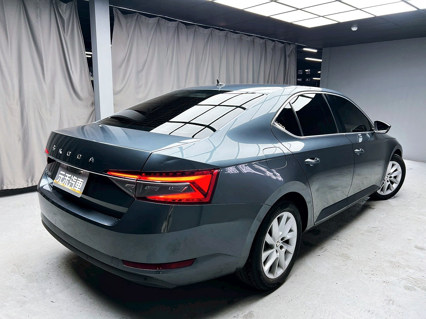 全台到府賞車 2021 Skoda Superb Sedan TSI 菁英版『小李經理』元禾國際車業/中古車/促銷中  第18張相片
