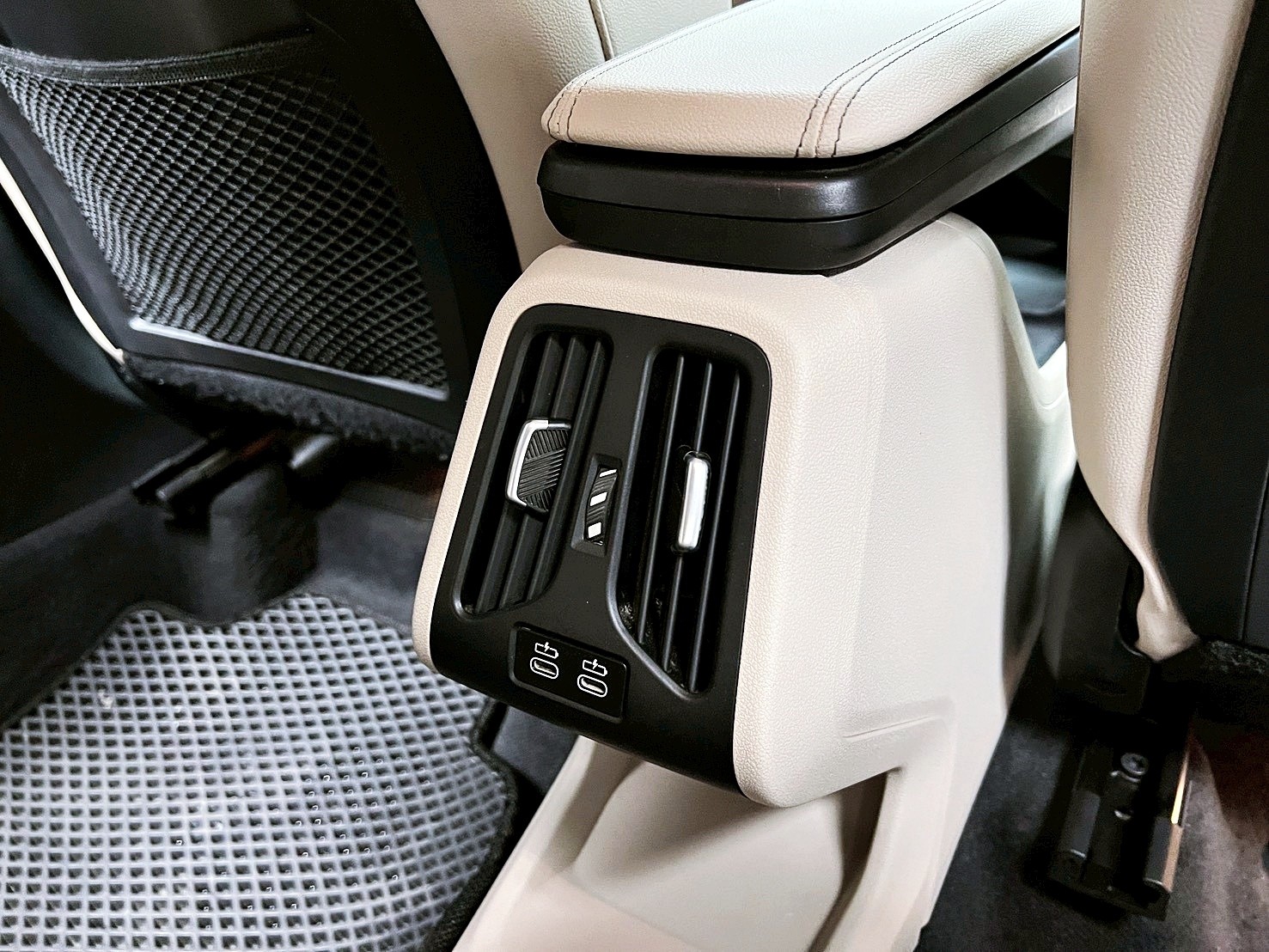 全台到府賞車 2022/23 BMW 220i Active Tourer Luxury『小李經理』元禾國際車業/中古車/促銷中  第12張相片