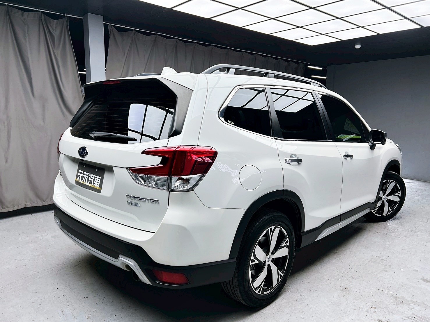 全台到府賞車 2018/19 Subaru Forester i-S EyeSight『小李經理』元禾國際車業/中古車/促銷中  第18張相片