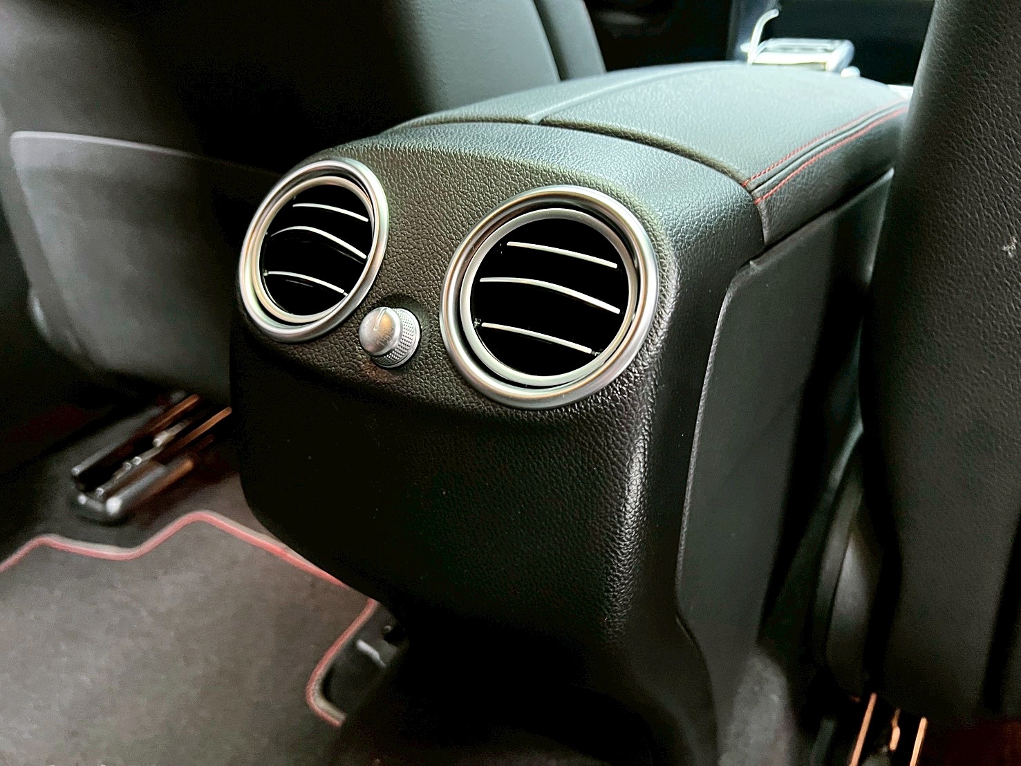 全台到府賞車 2017 Benz GLC43 Coupe AMG 4MATIC C253型『小李經理』元禾國際車業/中古車/促銷中  第12張相片