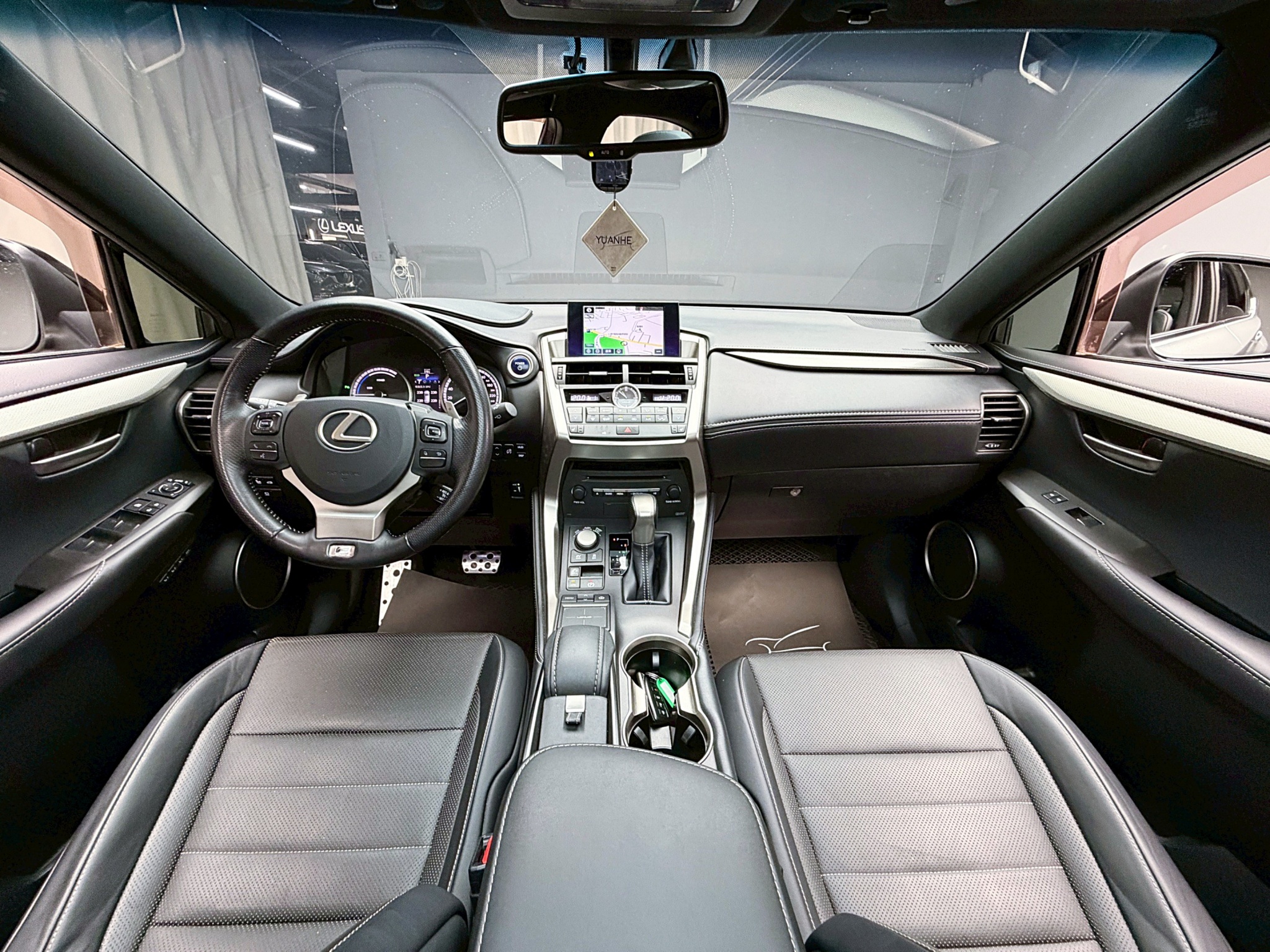 全台到府賞車 2015/16 Lexus NX300h 全景天窗 AWD F-Sport版『小李經理』元禾國際車業/中古車/促銷中  第12張相片