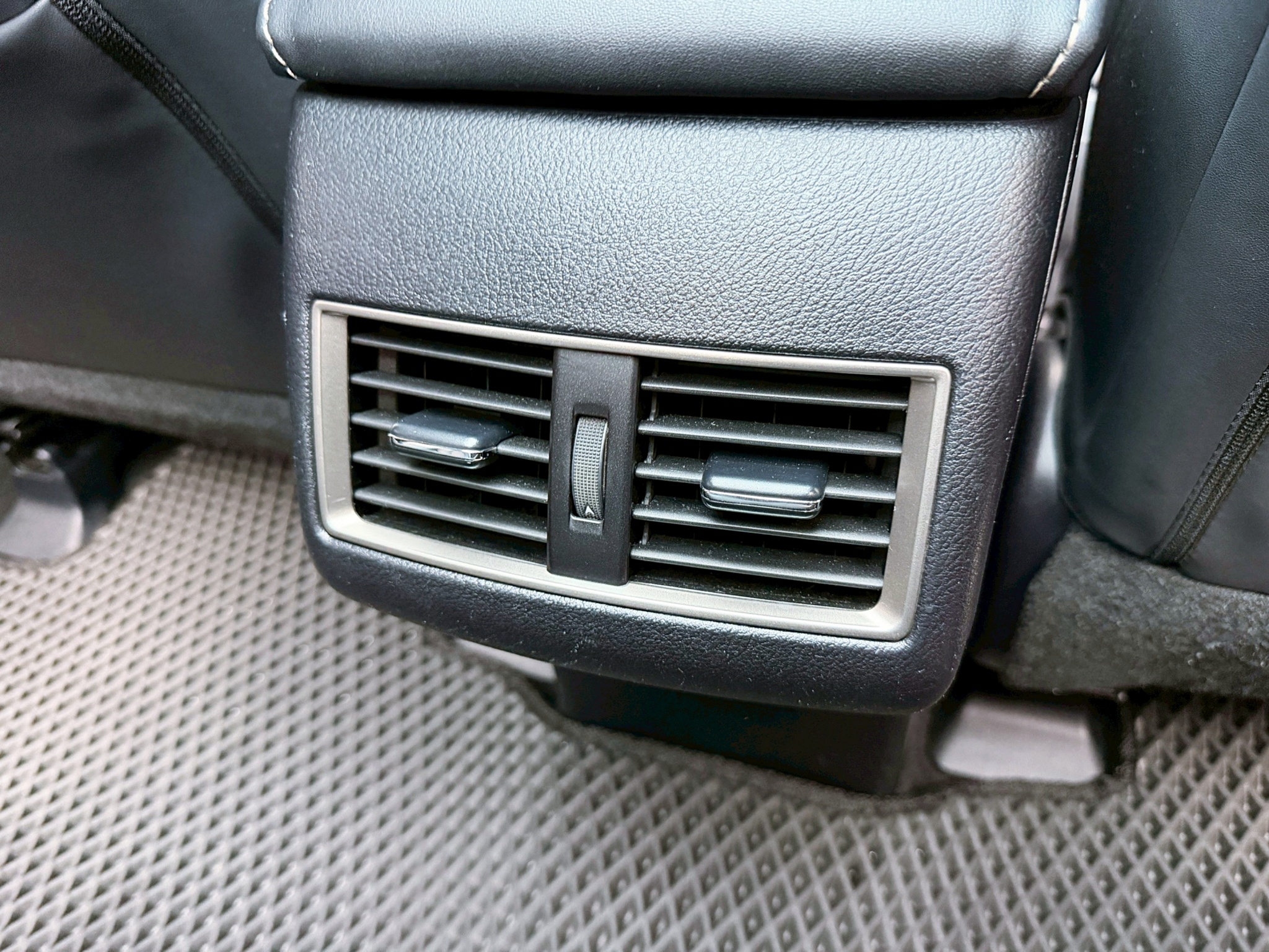 全台到府賞車 2015/16 Lexus NX300h 全景天窗 AWD F-Sport版『小李經理』元禾國際車業/中古車/促銷中  第15張相片