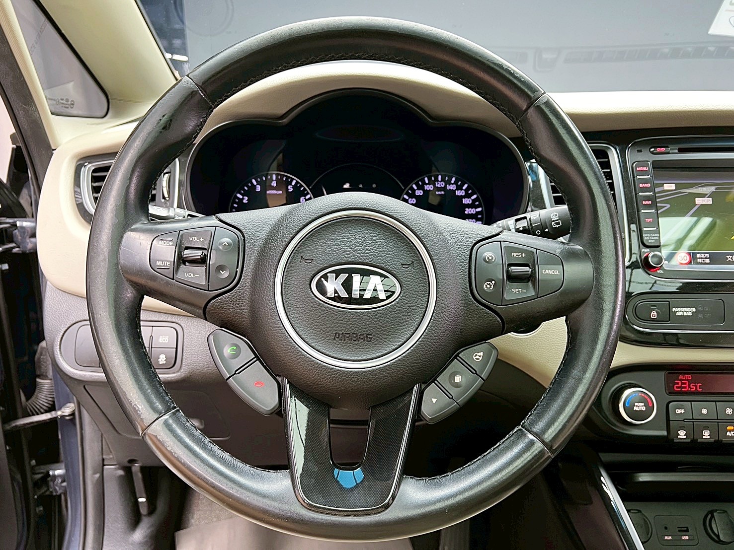 全台到府賞車 2015 Kia Carens 七人座旗艦版『小李經理』元禾國際車業/中古車/促銷中  第7張相片