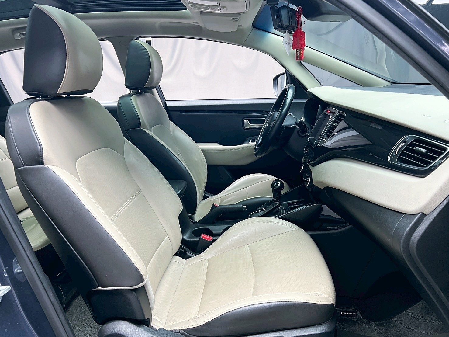 全台到府賞車 2015 Kia Carens 七人座旗艦版『小李經理』元禾國際車業/中古車/促銷中  第10張相片