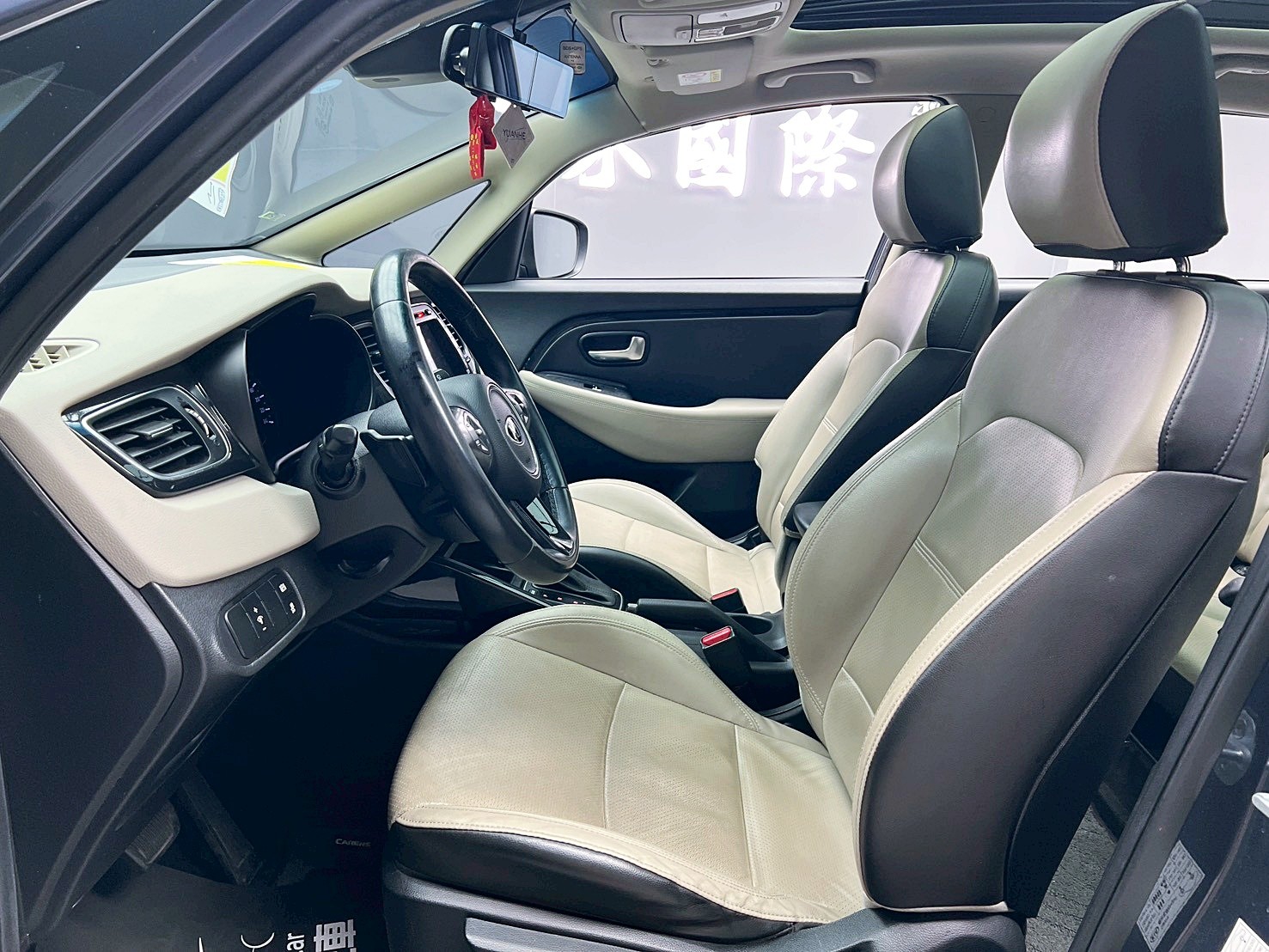 全台到府賞車 2015 Kia Carens 七人座旗艦版『小李經理』元禾國際車業/中古車/促銷中  第16張相片