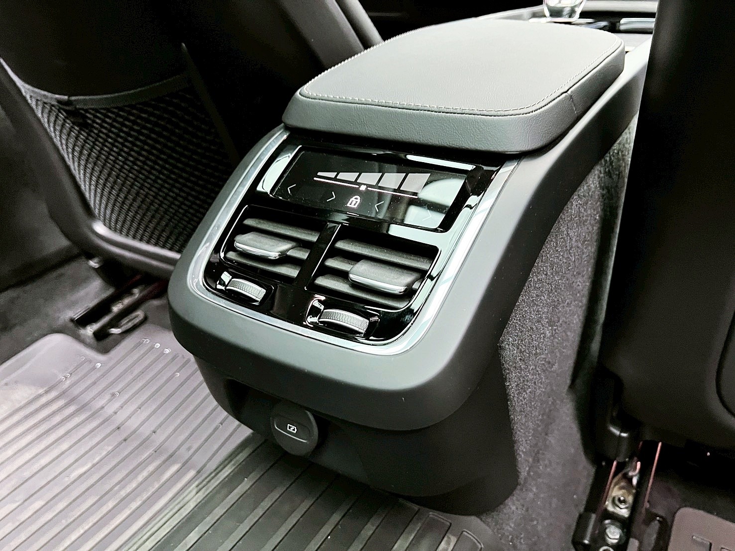 全台到府賞車 2023/24 Volvo V90 Cross Country Ultimate B5 AWD『小李經理』元禾國際車業/中古車/促銷中  第11張相片