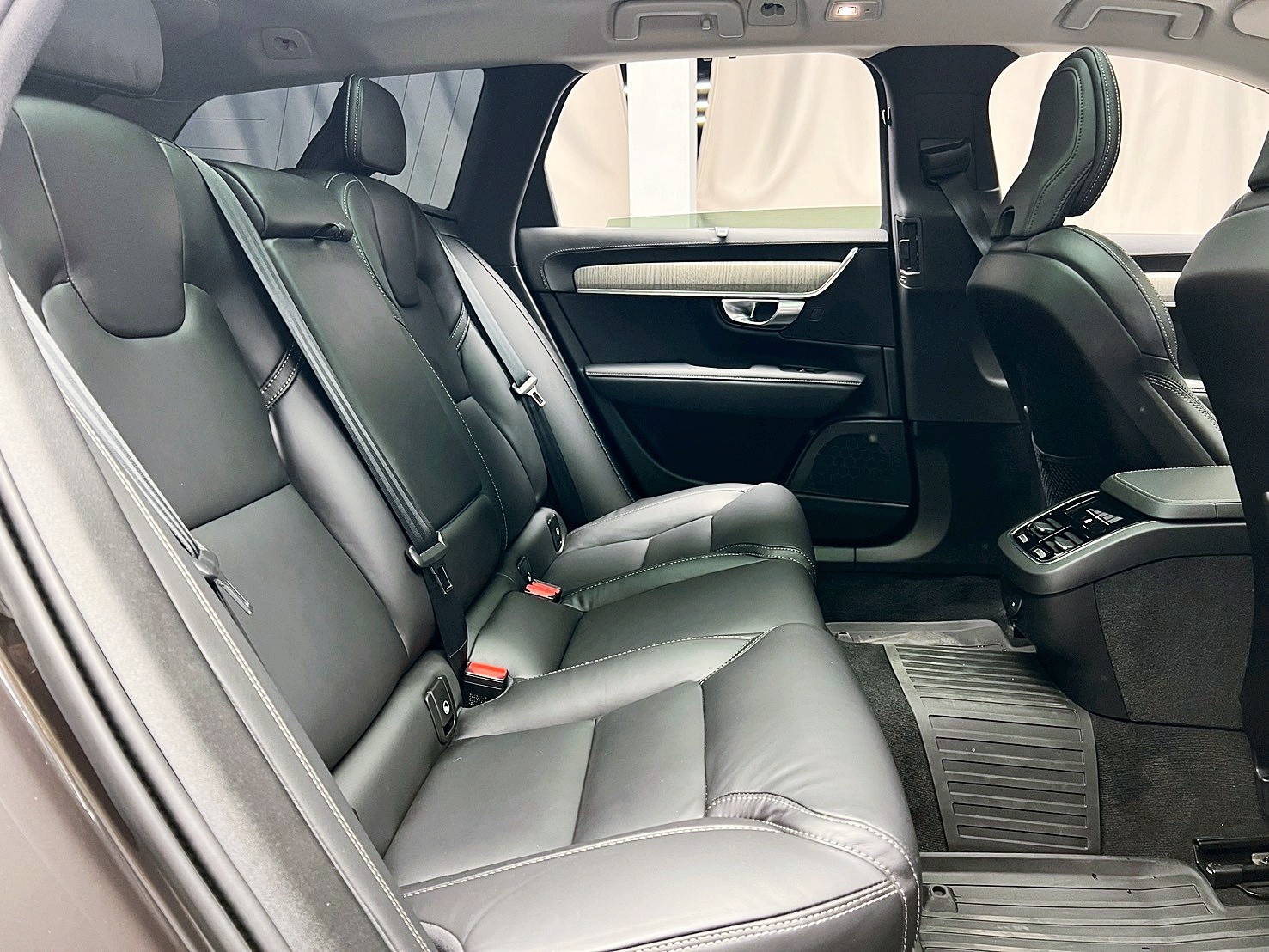 全台到府賞車 2023/24 Volvo V90 Cross Country Ultimate B5 AWD『小李經理』元禾國際車業/中古車/促銷中  第15張相片