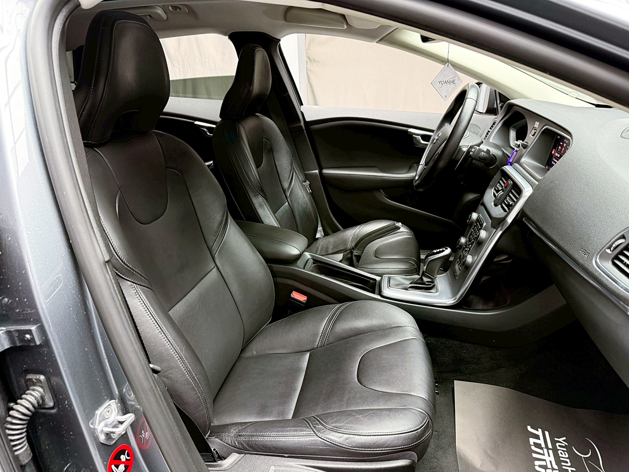 全台到府賞車 2017 Volvo V40 T3 安全旗艦版『小李經理』元禾國際車業/中古車/促銷中  第13張相片