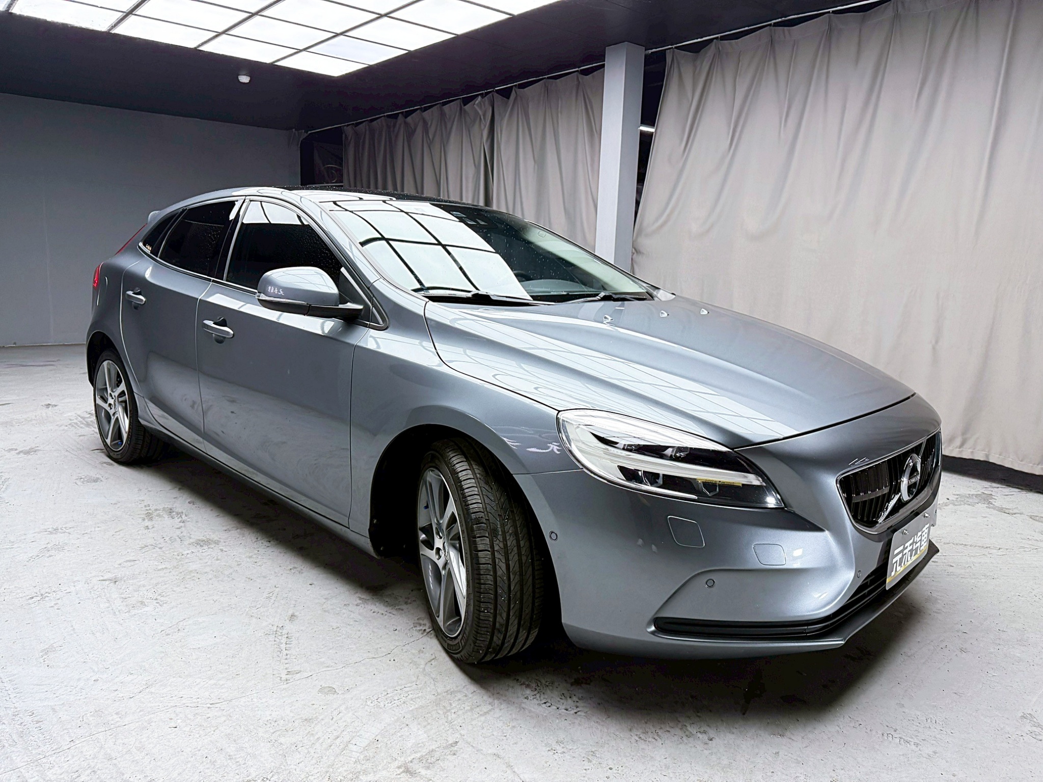 全台到府賞車 2017 Volvo V40 T3 安全旗艦版『小李經理』元禾國際車業/中古車/促銷中  第19張相片