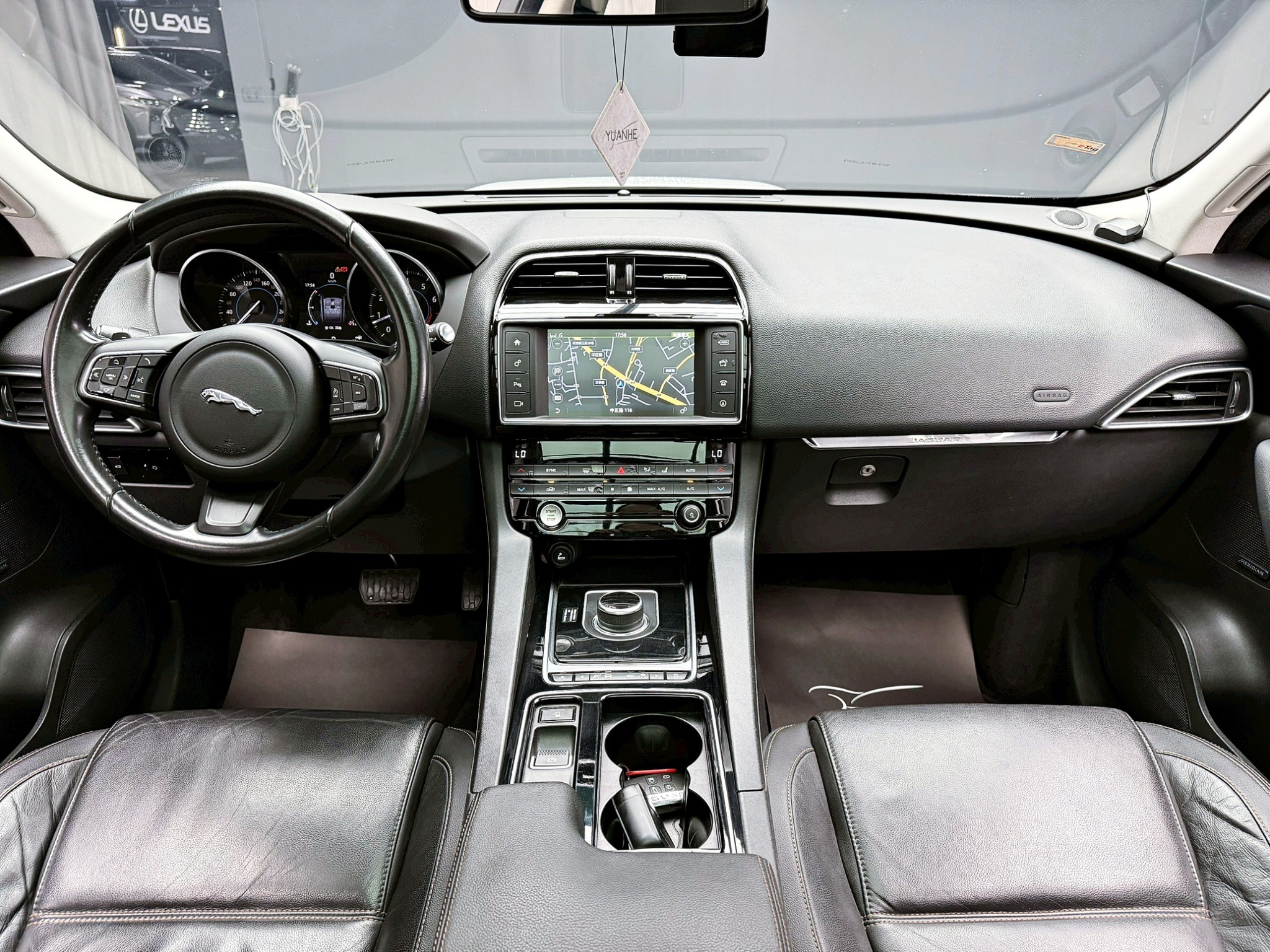 全台到府賞車 2016 Jaguar F-Pace Prestige 35T AWD『小李經理』元禾國際車業/中古車/促銷中  第9張相片