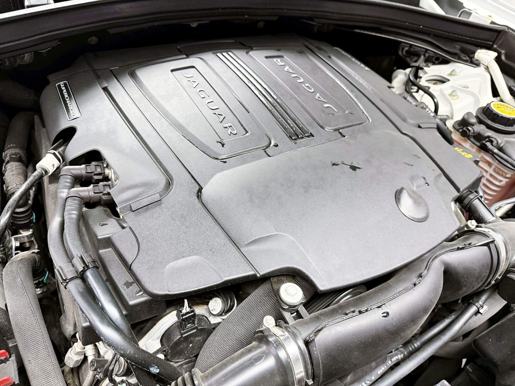 全台到府賞車 2016 Jaguar F-Pace Prestige 35T AWD『小李經理』元禾國際車業/中古車/促銷中  第18張相片