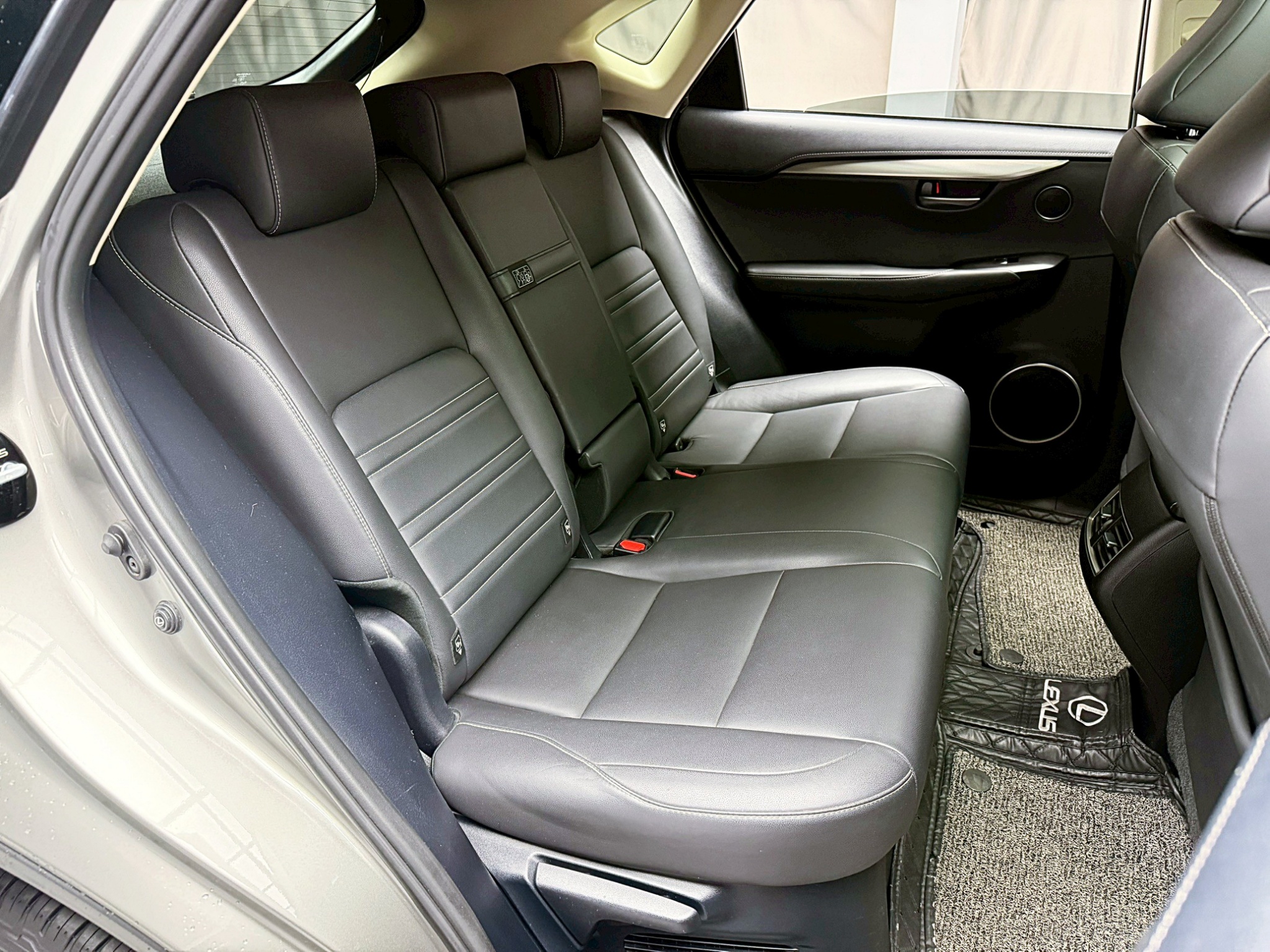 全台到府賞車 2017/18 Lexus NX200 豪華版『小李經理』元禾國際車業/中古車/促銷中  第15張相片