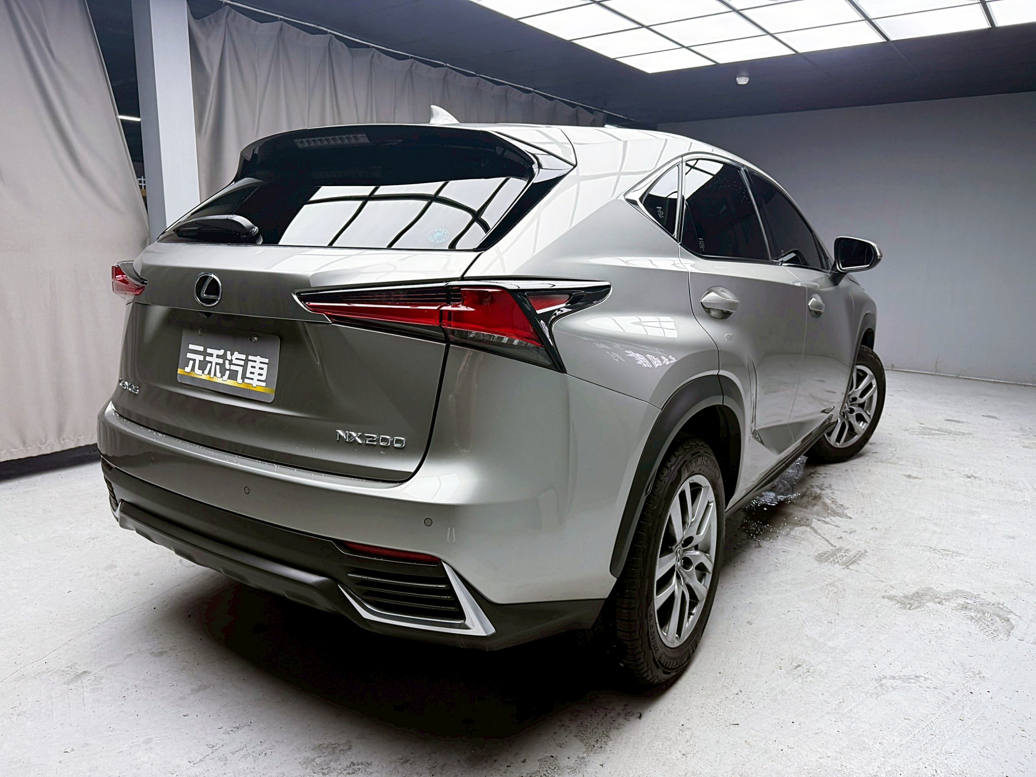 全台到府賞車 2017/18 Lexus NX200 豪華版『小李經理』元禾國際車業/中古車/促銷中  第20張相片