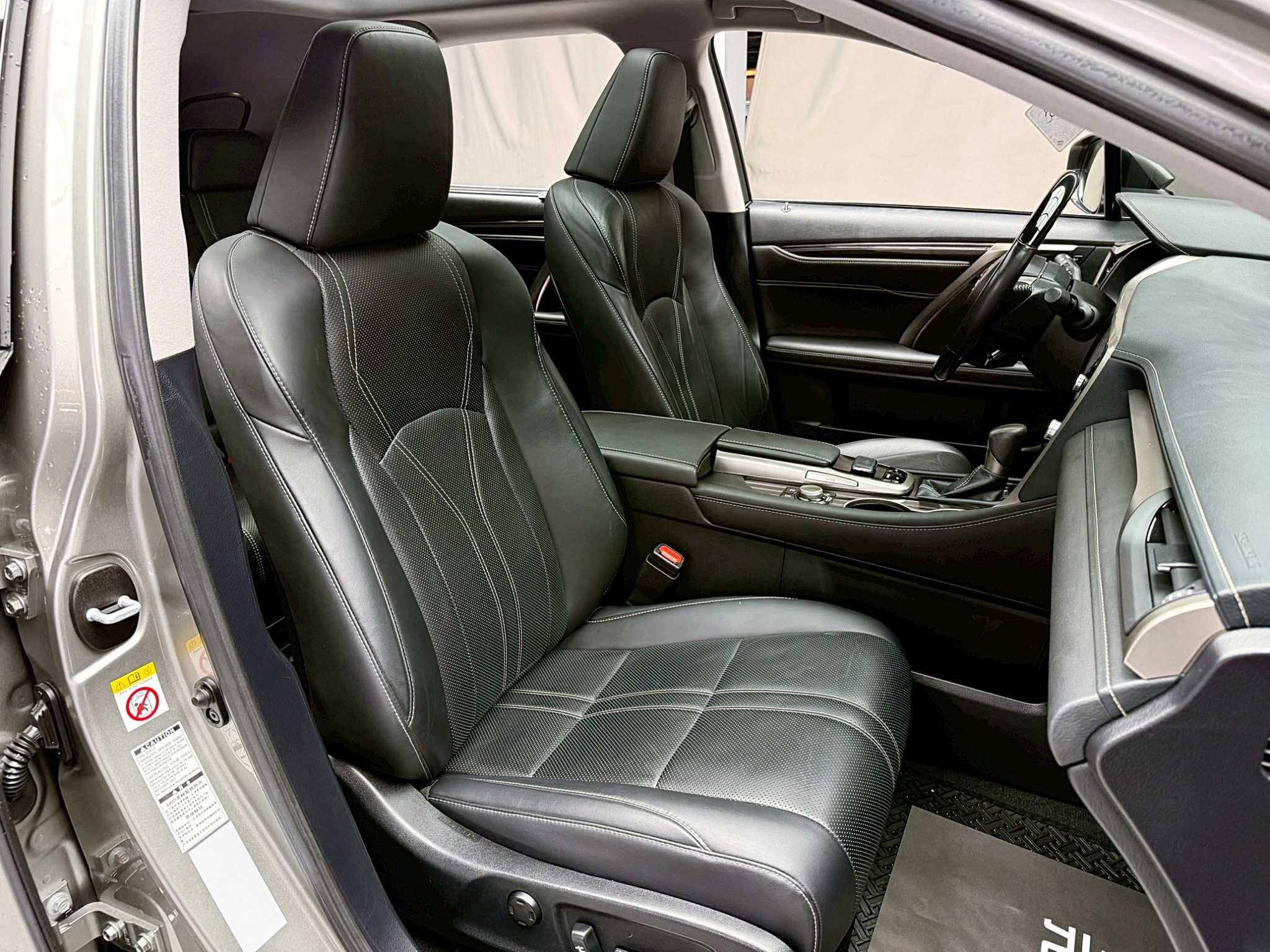 全台到府賞車 2015/16 Lexus RX450h 旗艦版『小李經理』元禾國際車業/中古車/促銷中  第16張相片