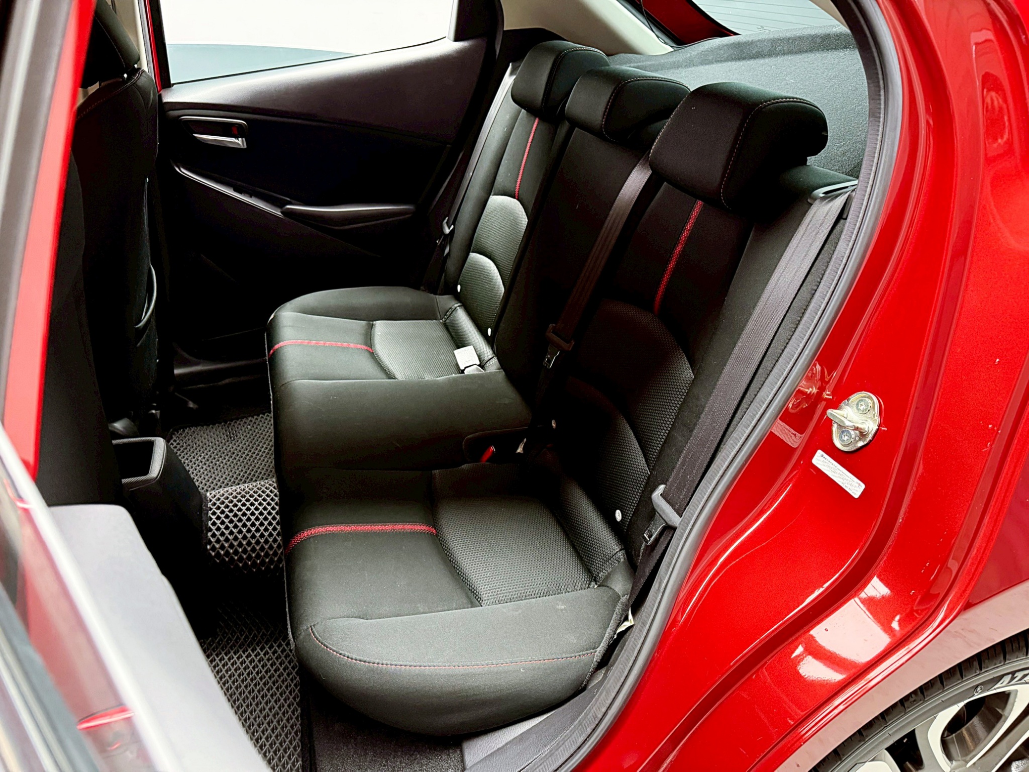 全台到府賞車 2017 Mazda2 尊榮型『小李經理』元禾國際車業/中古車/促銷中  第11張相片