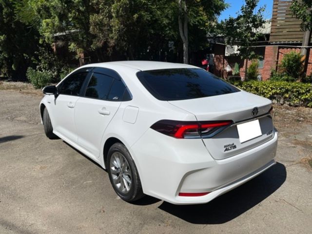 TOYOTA豐田 ALTIS  第2張相片