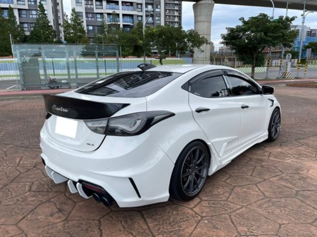 HYUNDAI現代 ELANTRA  第3張相片