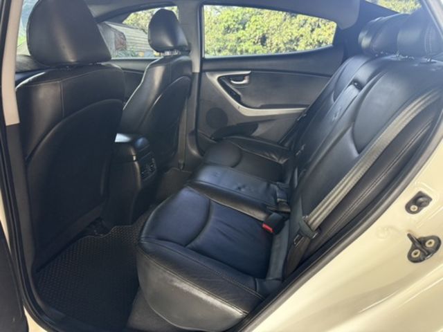 HYUNDAI現代 ELANTRA  第6張相片