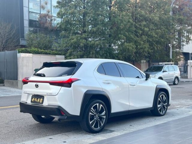 LEXUS凌志 UX200  第8張相片