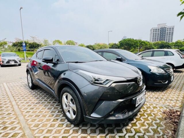 TOYOTA豐田 C-HR  第1張相片