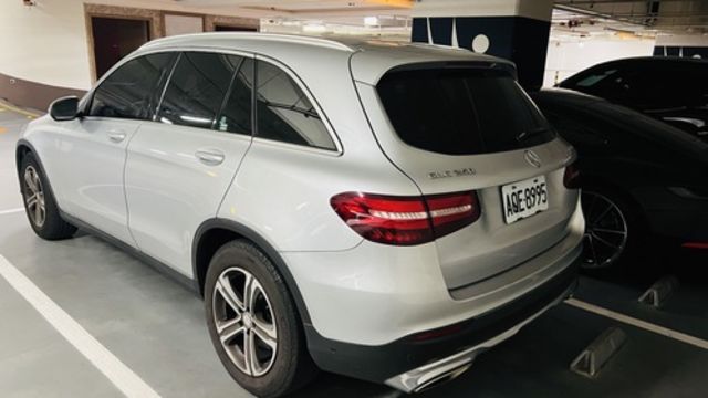 M-BENZ賓士 GLC250  第3張相片