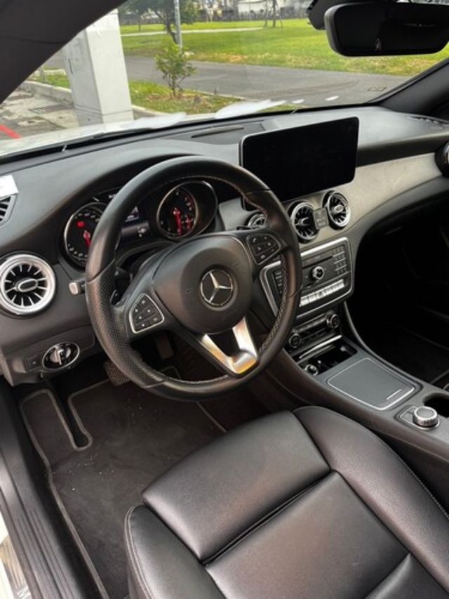 M-BENZ賓士 CLA200  第14張相片