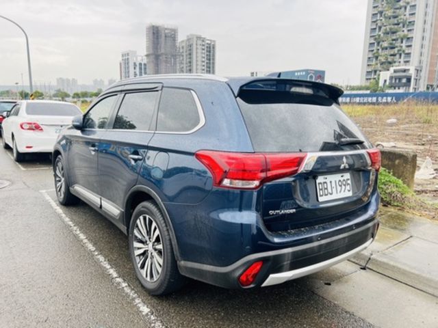 MITSUBISHI三菱 OUTLANDER  第2張相片