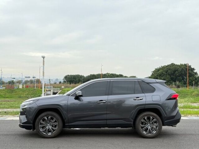 TOYOTA豐田 RAV4  第2張相片