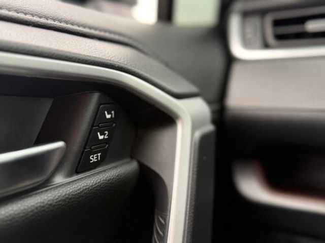 TOYOTA豐田 RAV4  第5張相片