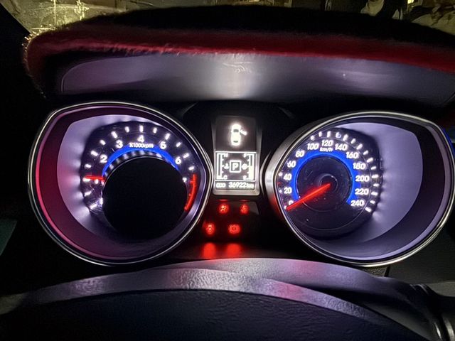 HYUNDAI現代 ELANTRA  第5張相片