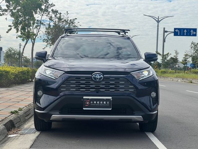 TOYOTA豐田 RAV4  第3張相片