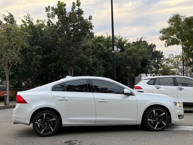 VOLVO富豪 S60  第2張相片