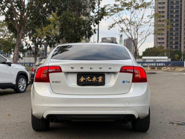 VOLVO富豪 S60  第5張相片