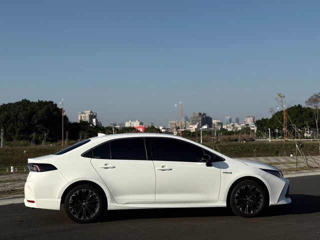 TOYOTA豐田 COROLLA ALTIS HYBRID  第7張相片
