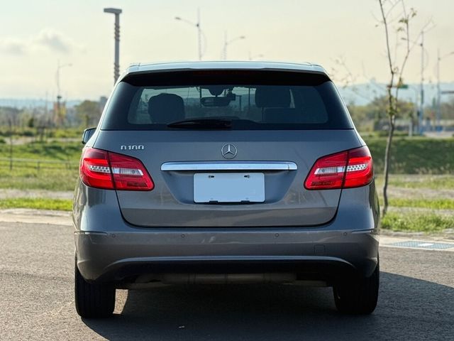 M-BENZ賓士 B180  第5張相片