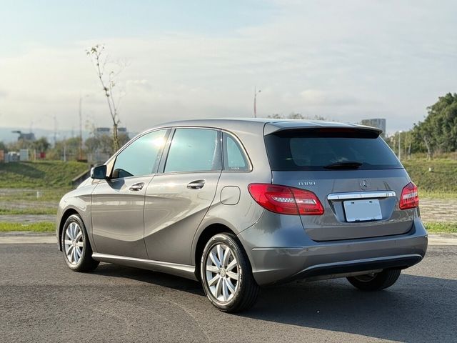 M-BENZ賓士 B180  第7張相片