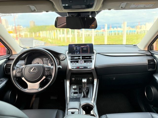 LEXUS凌志 NX200  第25張相片