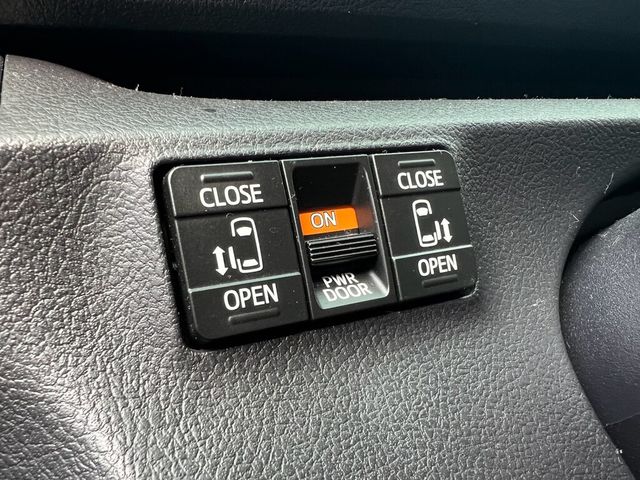 TOYOTA豐田 SIENTA  第21張相片