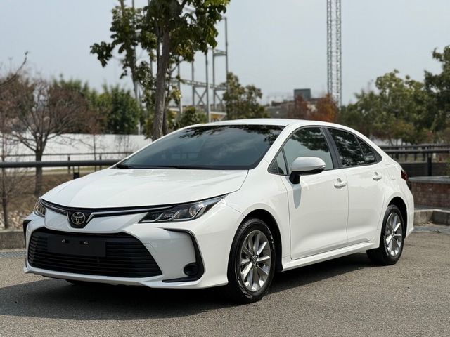 TOYOTA豐田 ALTIS  第1張相片