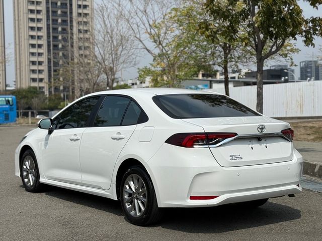 TOYOTA豐田 ALTIS  第3張相片