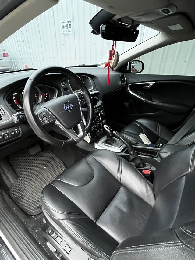 VOLVO富豪 V40  第5張相片