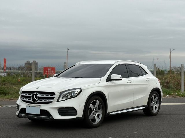M-BENZ賓士 GLA180  第1張相片