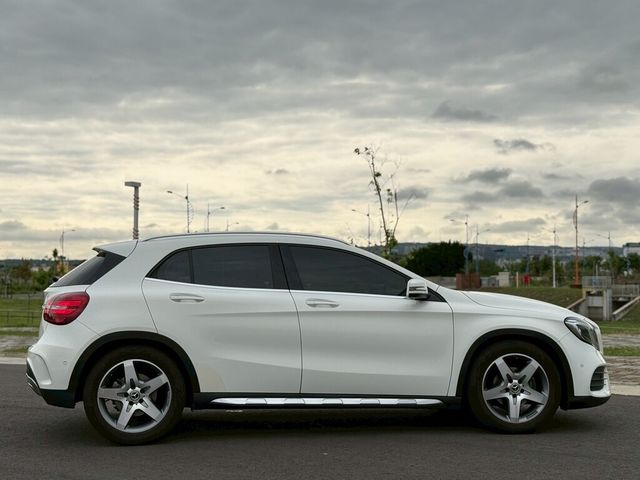 M-BENZ賓士 GLA180  第4張相片