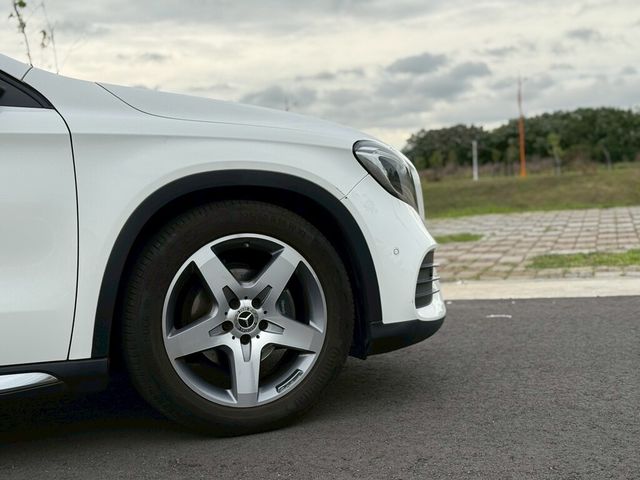 M-BENZ賓士 GLA180  第6張相片