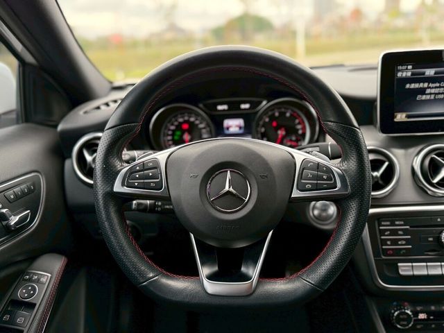 M-BENZ賓士 GLA180  第10張相片