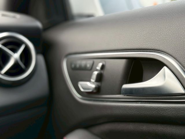 M-BENZ賓士 GLA180  第18張相片