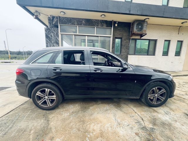 M-BENZ賓士 GLC250  第3張相片