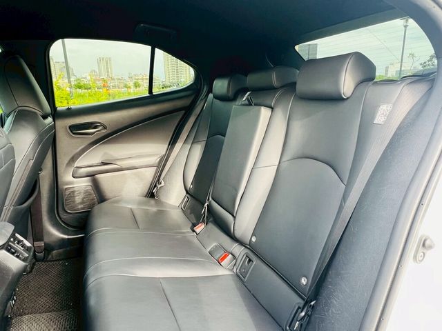 LEXUS凌志 UX200  第14張相片