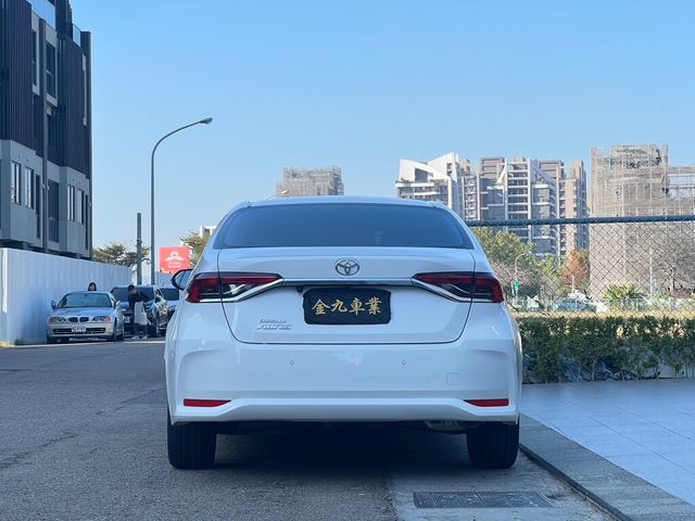 TOYOTA豐田 ALTIS  第3張相片